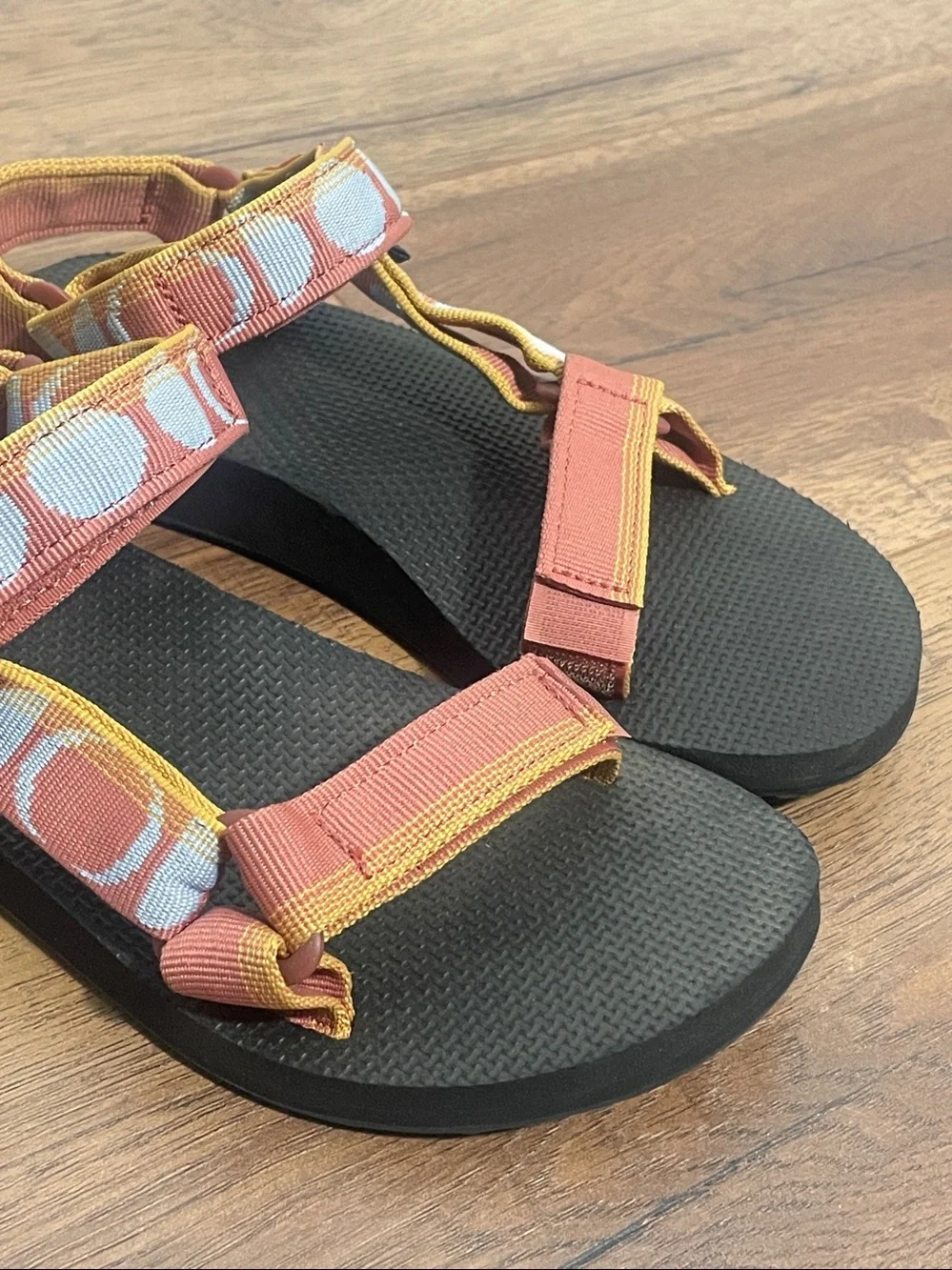 Teva Sandals Kids Size 5